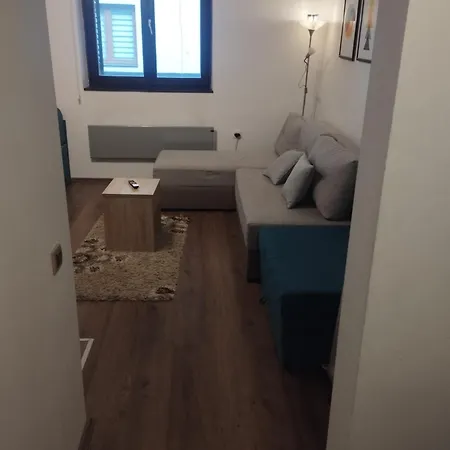 Bela Reka Gondola In & Out *